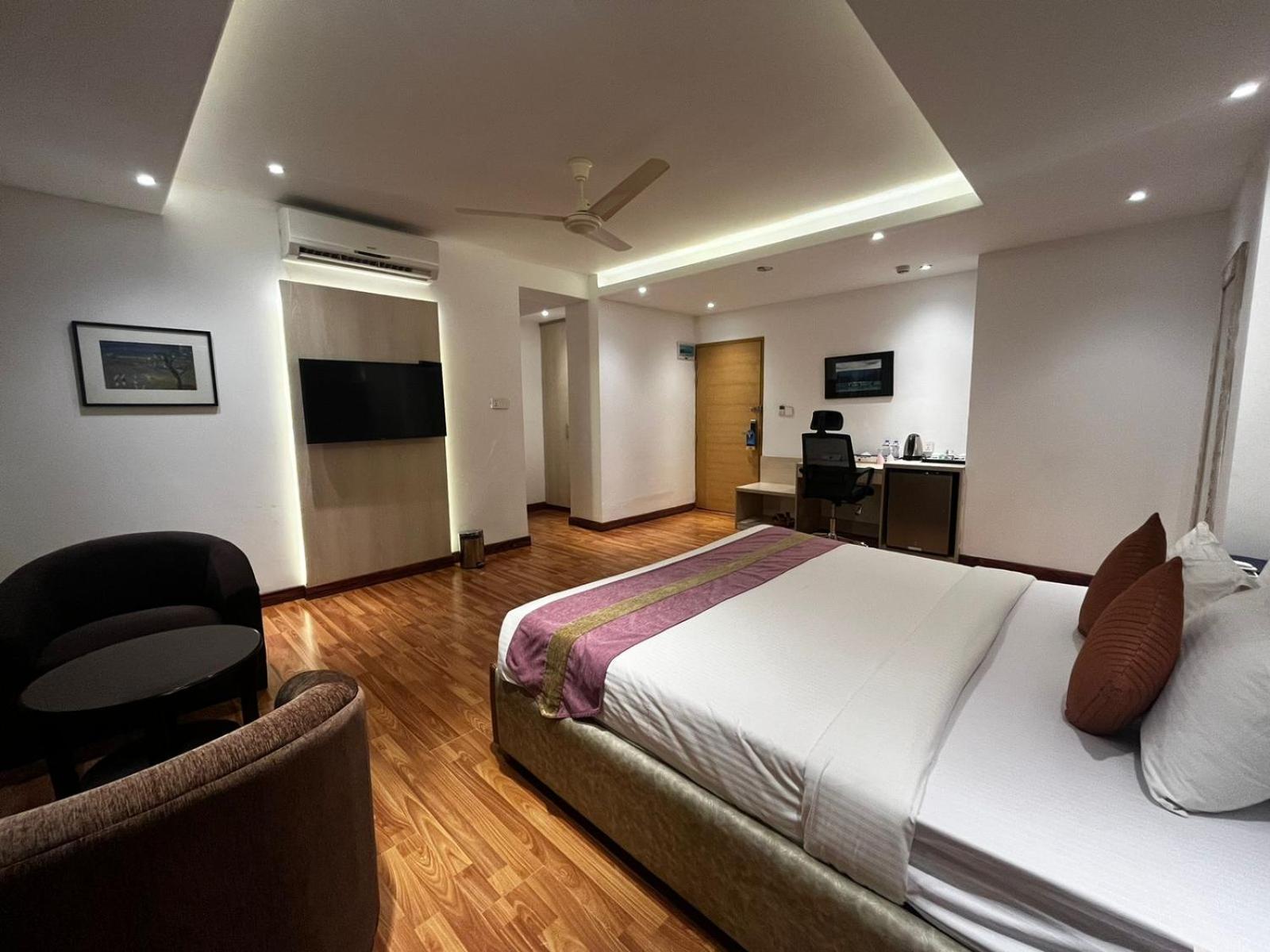 Royal Raj Hotel Rajshahi Exterior photo