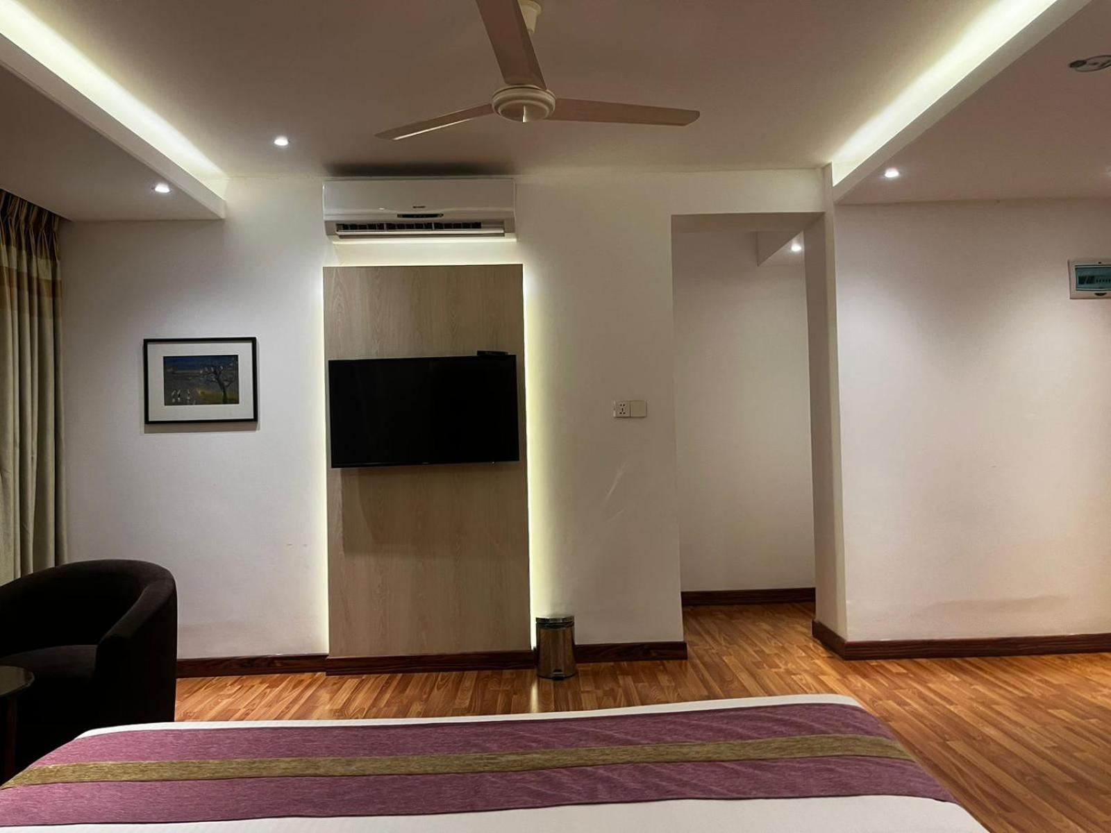 Royal Raj Hotel Rajshahi Exterior photo