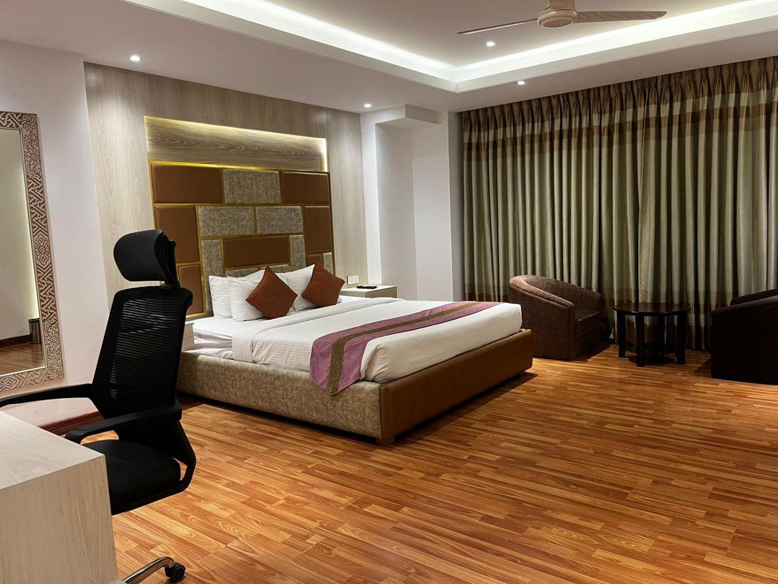 Royal Raj Hotel Rajshahi Exterior photo