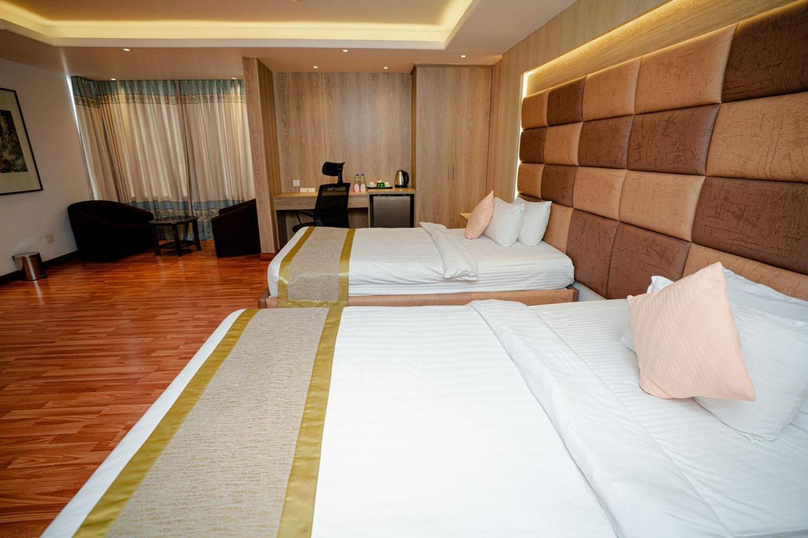 Royal Raj Hotel Rajshahi Exterior photo